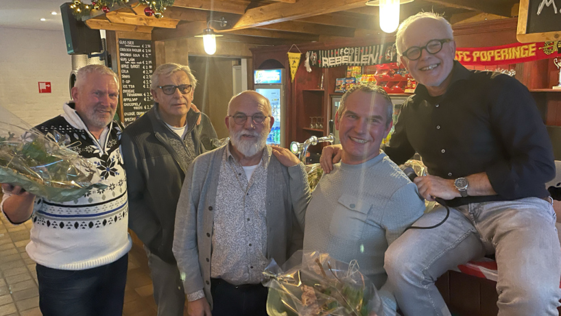 Jubilarissen SV Almen, vlnr Steven Diepeveen, Herman Poesse, Herman van Zeijts, Erwin Berends en Bert Wentink